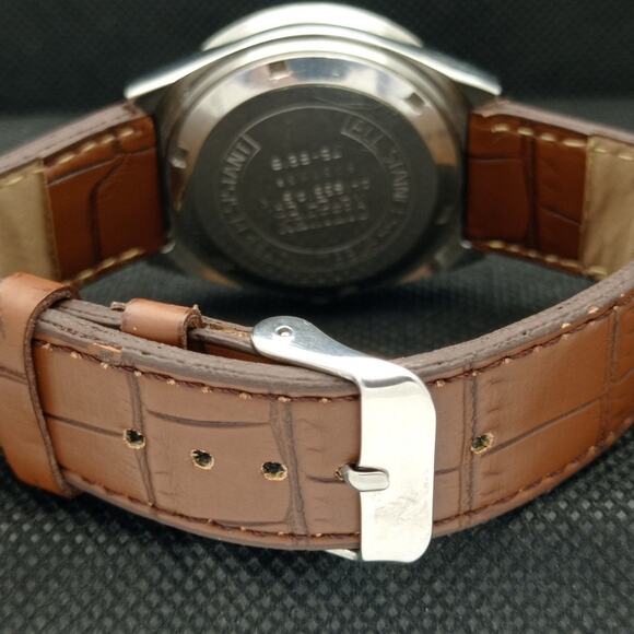 Vintage 1974 Citizen Automatic Mens Silver Watch W/daydate & Red accents - Picture 2 of 8